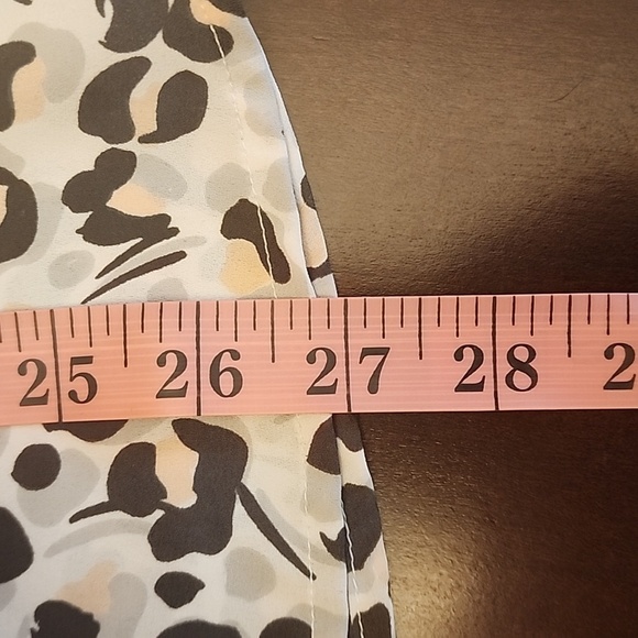 Loft Animal print Button up Back sz Large - Picture 8 of 8